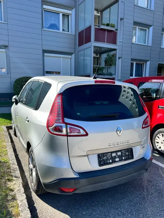 Renault Grand Scénic 2010 photo 2