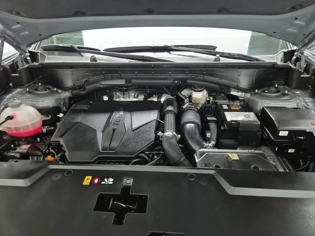 Hyundai Santa Fe 2025 photo 5