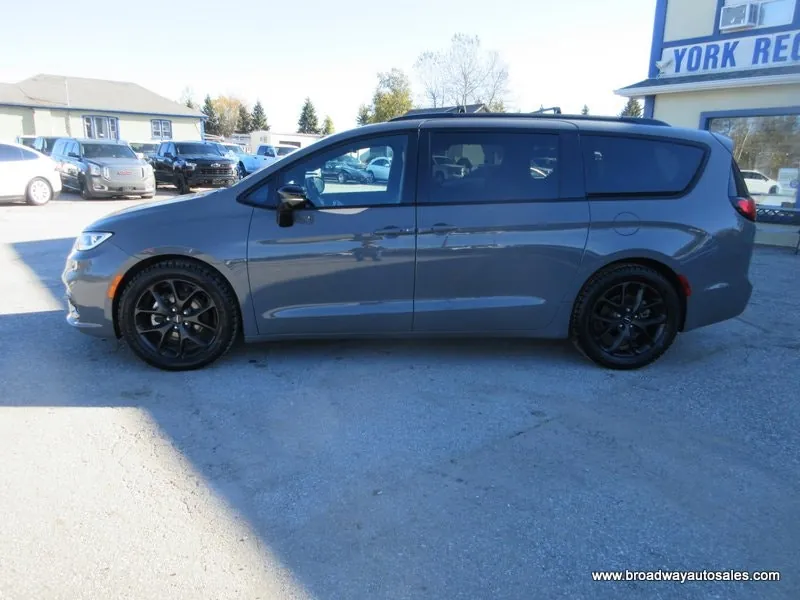 Chrysler Pacifica 2025 photo 4