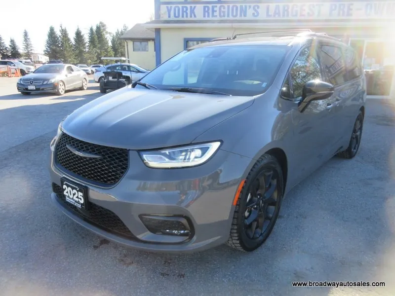 Chrysler Pacifica 2025 photo 2
