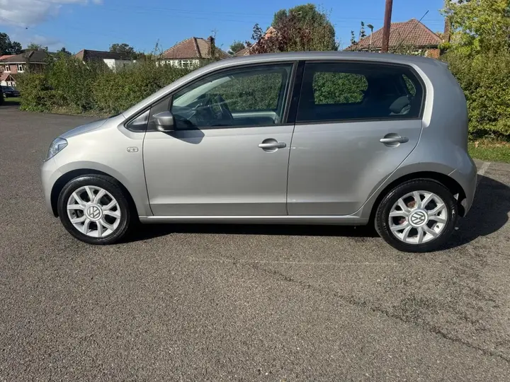 Volkswagen Up 2013 photo 4