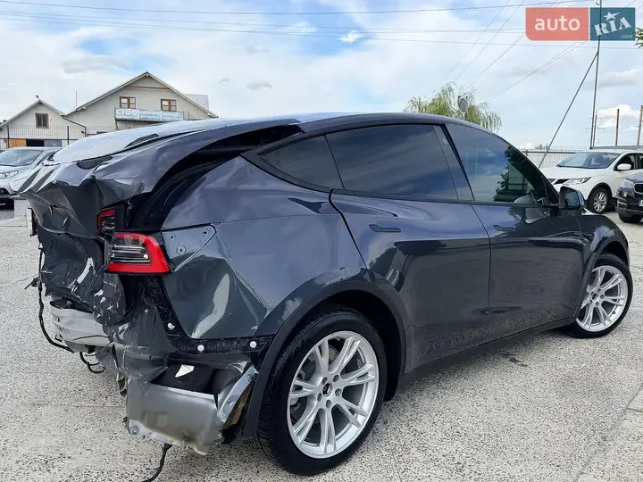 Tesla Model Y 2021 photo 2