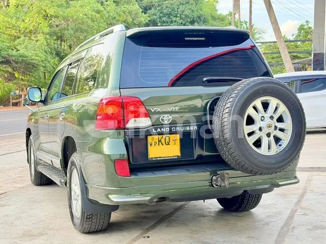 Toyota Land Cruiser 2011 photo 4