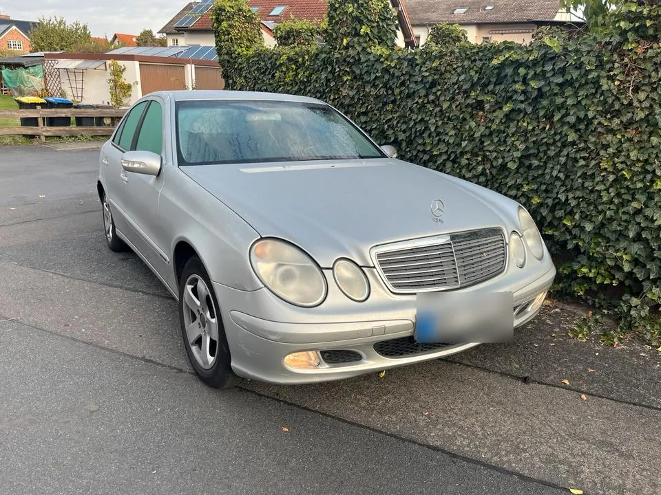 Mercedes-Benz E220