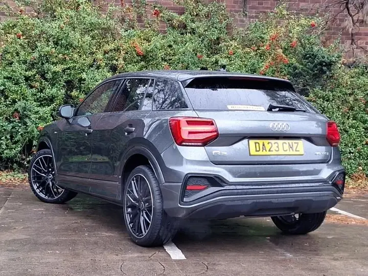 Audi Q2 2023 photo 2