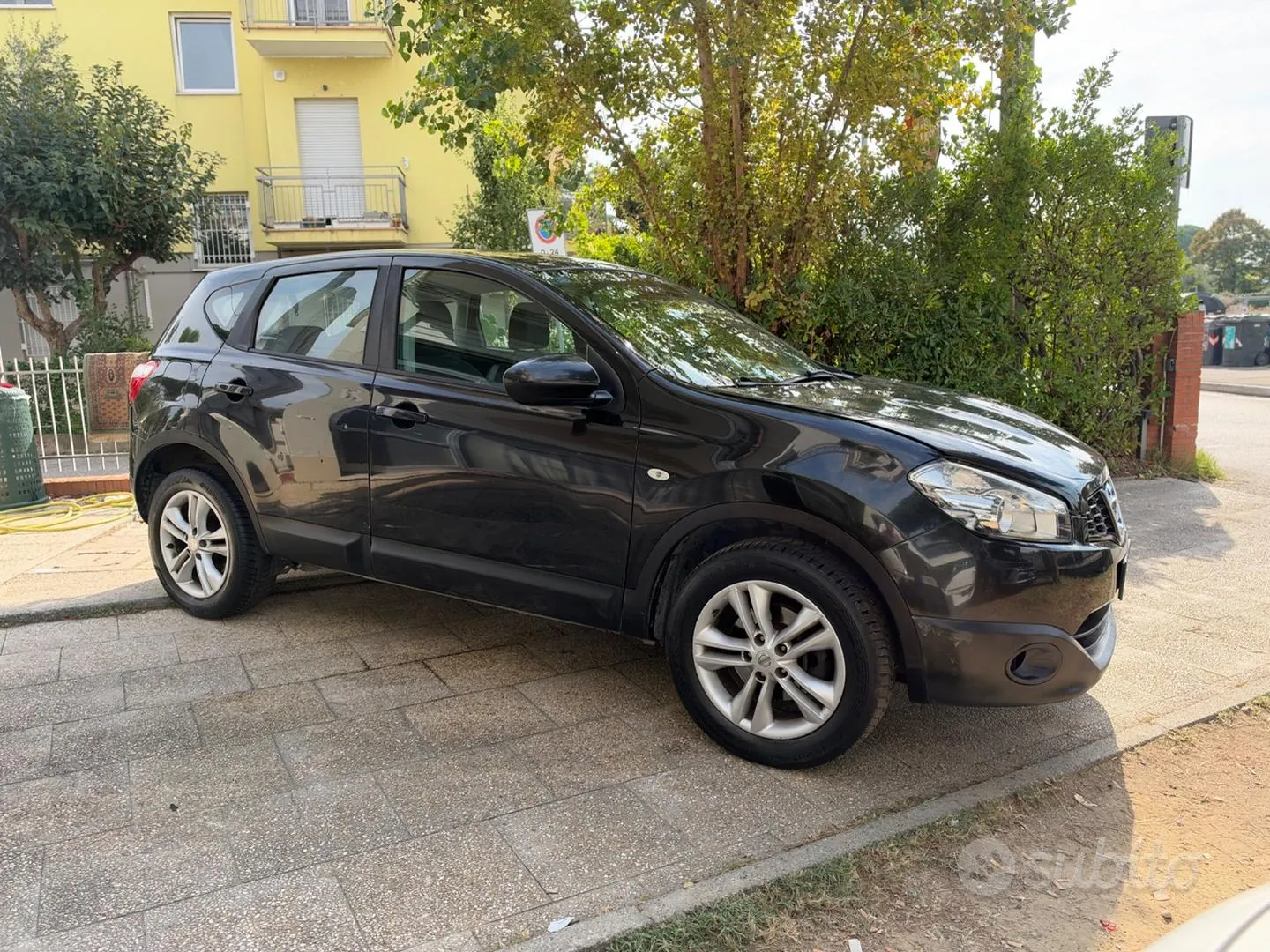 Nissan Qashqai 2012 photo 2