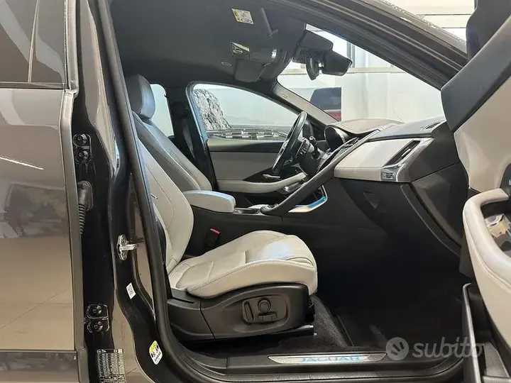 Jaguar E-Pace 2022 photo 3