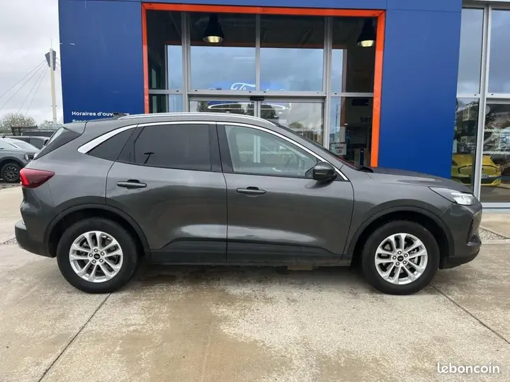 Ford Kuga 2025 photo 4