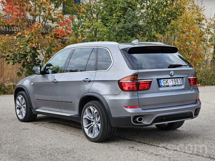 BMW X5 2011 photo 2