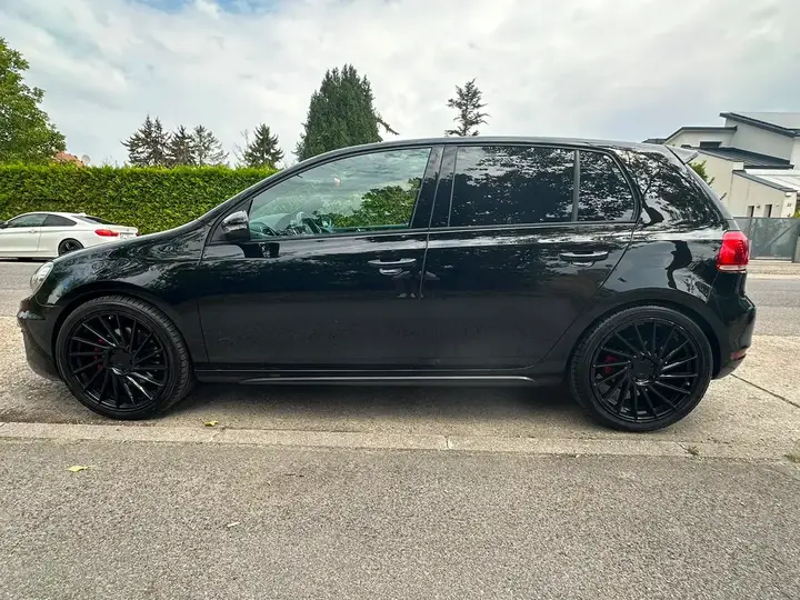 Volkswagen Golf Gti 2012 photo 2