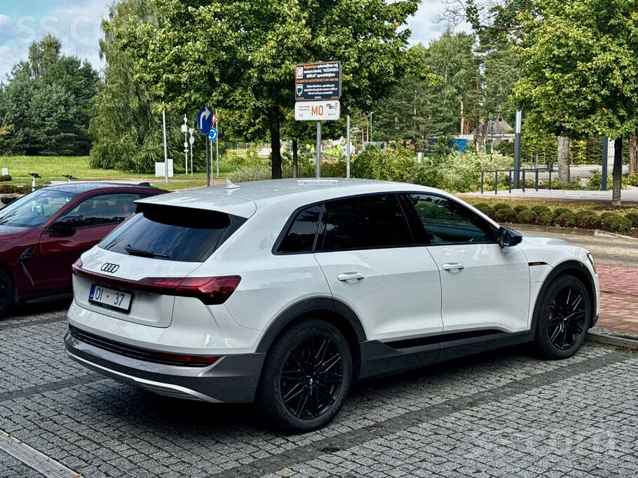Audi E-Tron 2021 photo 2