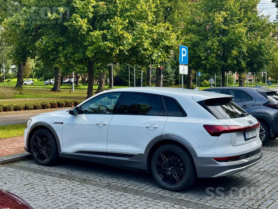 Audi E-Tron 2021 photo 3