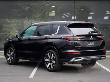 Mitsubishi Outlander 2026 photo 3