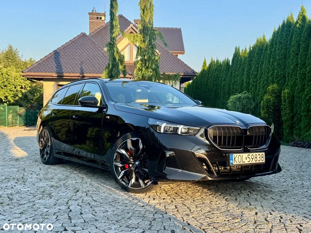 BMW Seria 5 2024 photo 2