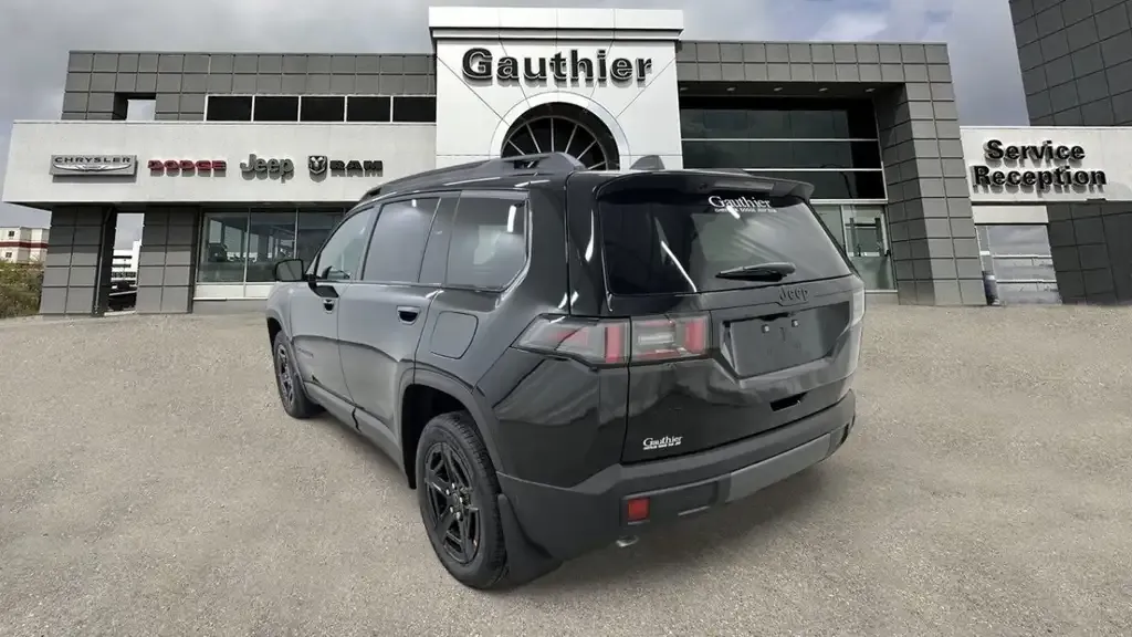 Jeep Cherokee 2026 photo 4