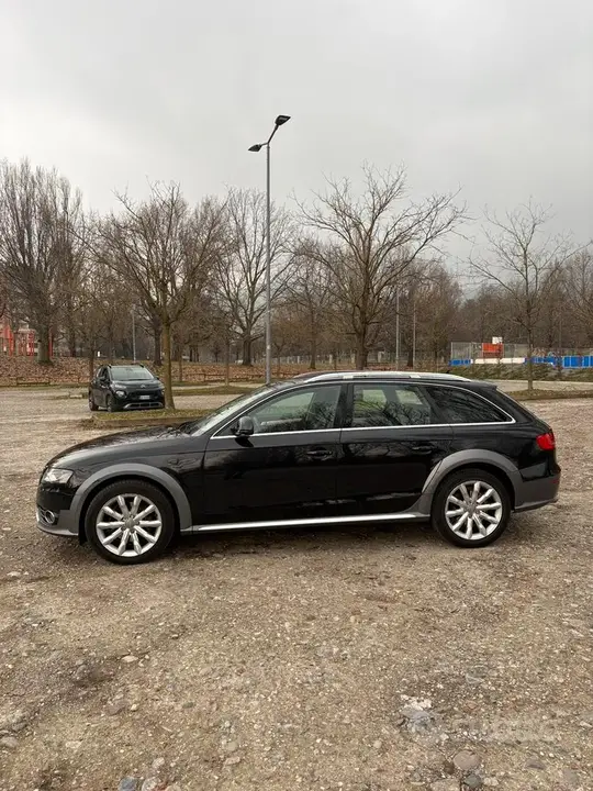 Audi A4 Allroad 2010 photo 2