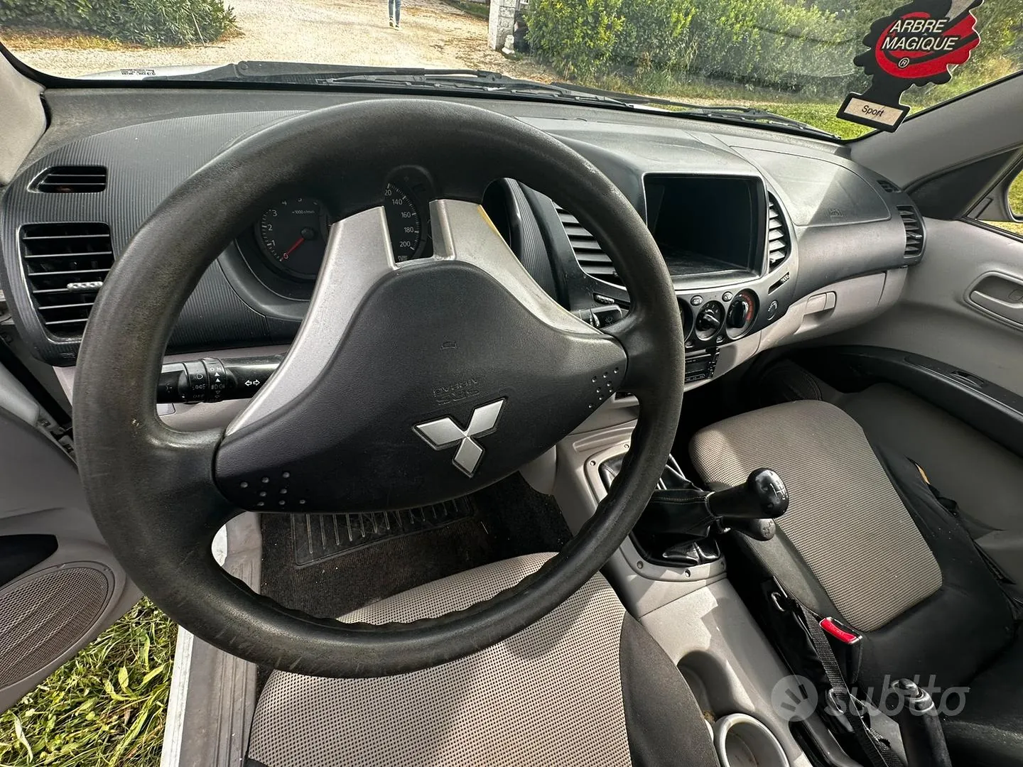 Mitsubishi L200 2013 photo 3