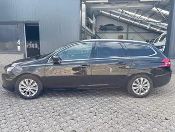 Peugeot 308 2021 photo 2