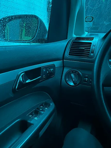Volkswagen Touran 2006 photo 4