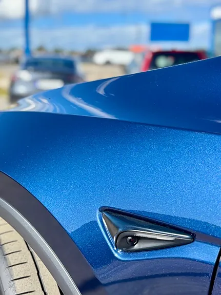 Tesla Model Y 2026 photo 2