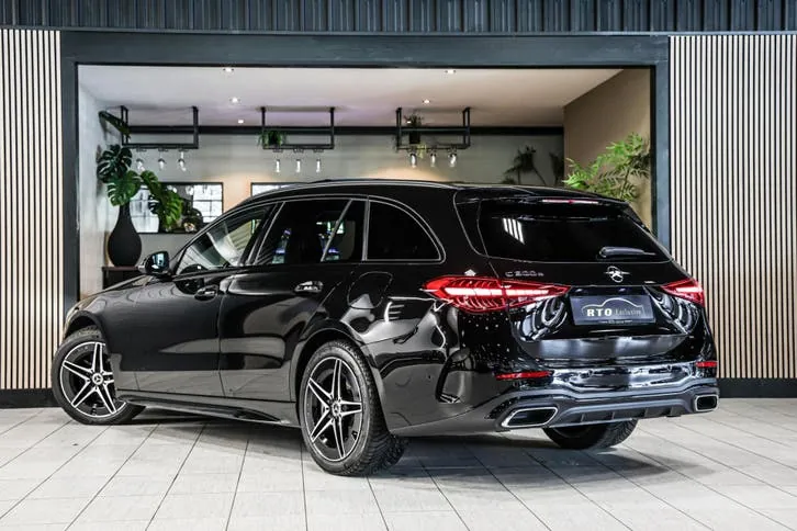 Mercedes-Benz C-Class 2023 photo 3