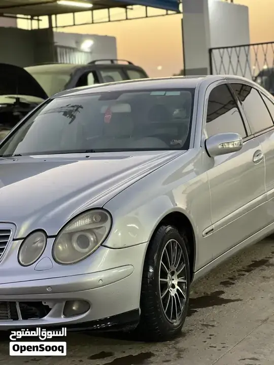 Mercedes-Benz E-Class 2005 photo 3