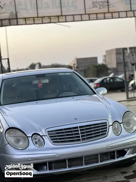 Mercedes-Benz E-Class 2005 photo 2