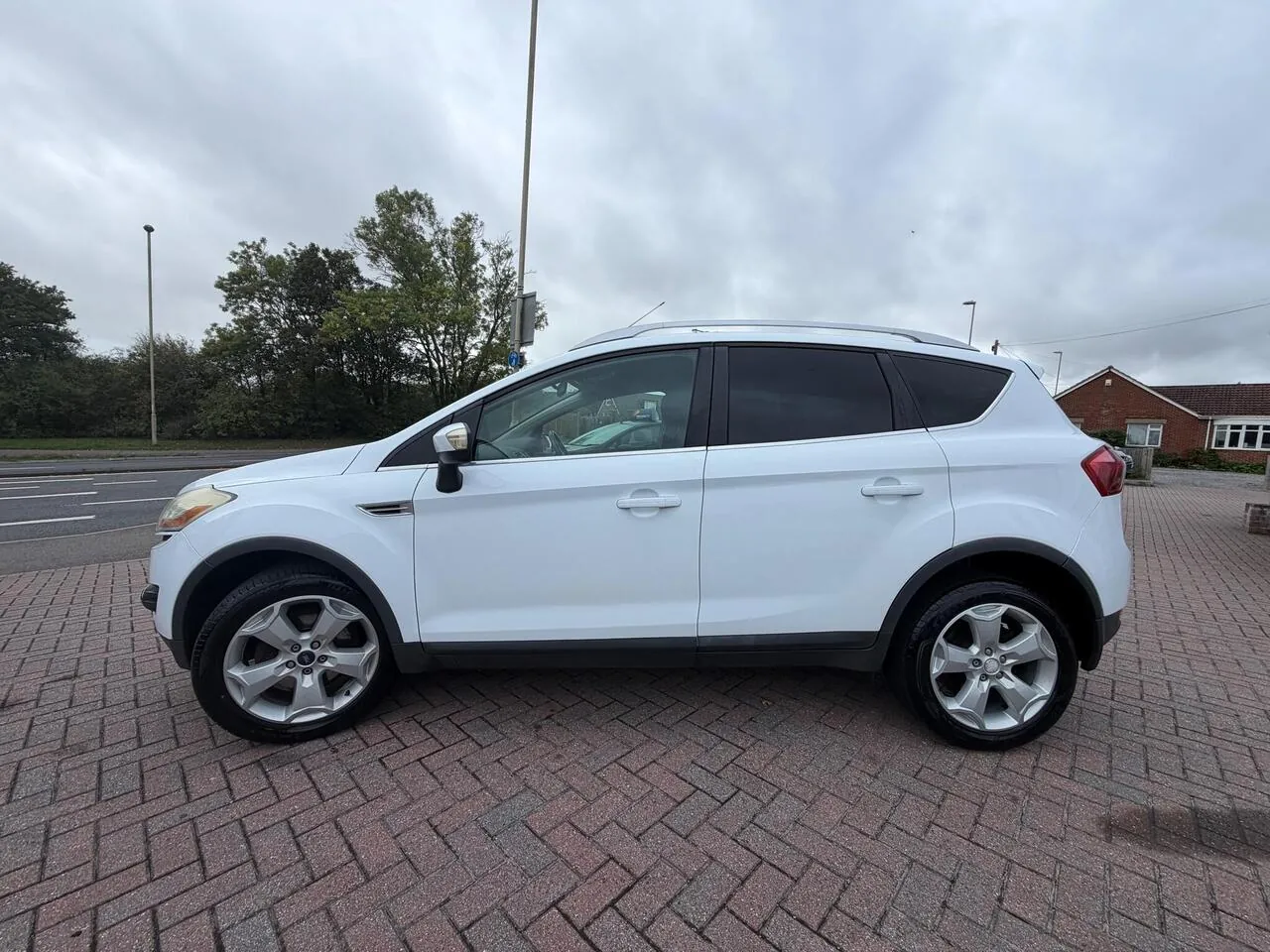 Ford Kuga 2009 photo 4
