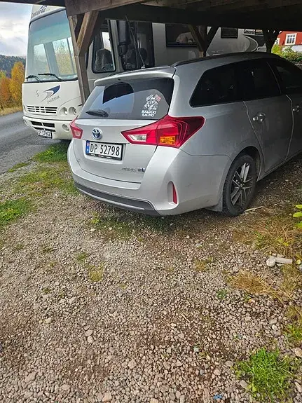 Toyota Auris 2014 photo 3
