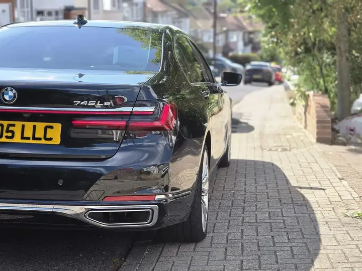 BMW 7 Series 2021 photo 3