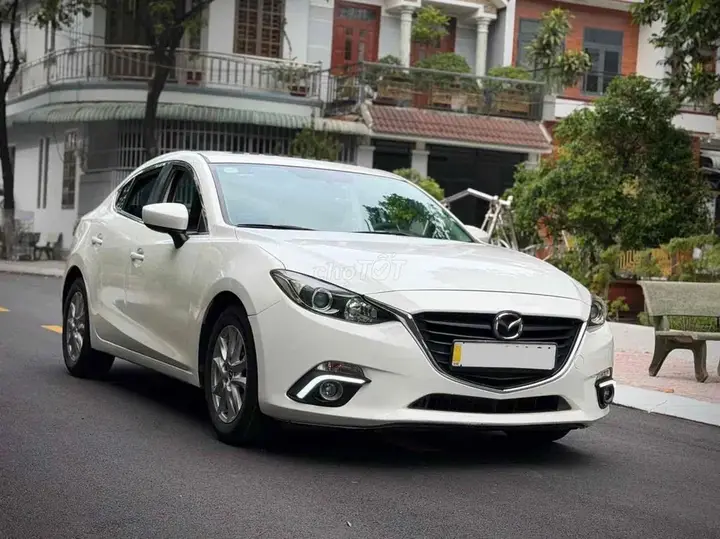 Mazda 3 2016 photo 2