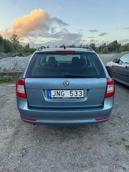 Skoda Octavia 2009 photo 3