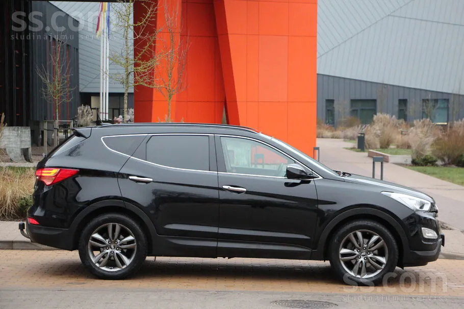Hyundai Santa Fe 2013 photo 3