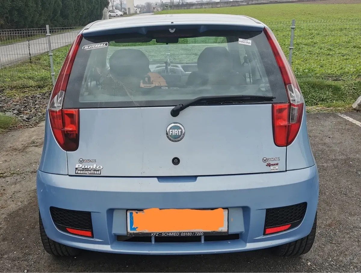 Fiat Punto 2004 photo 2