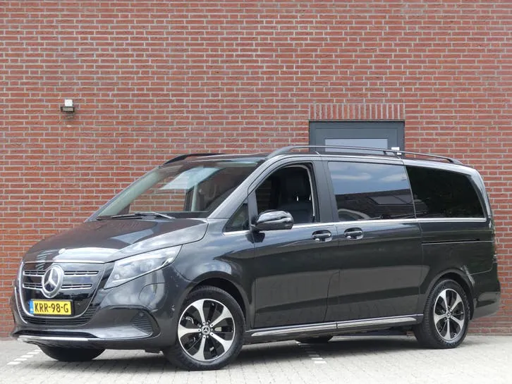 Mercedes-Benz Eqv 300