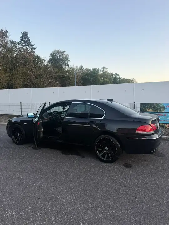 BMW 7 Series 2007 photo 2