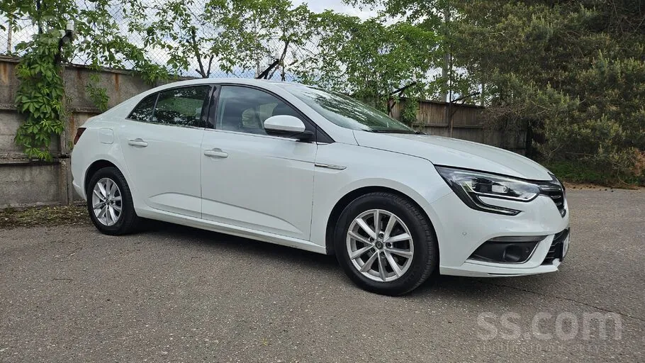 Renault Megane 2019 photo 2