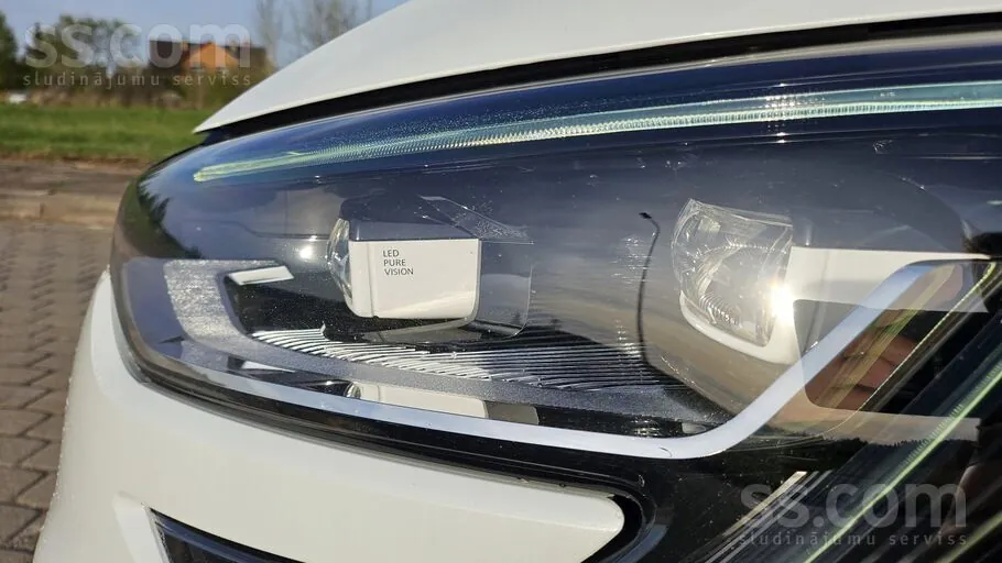 Renault Megane 2019 photo 5