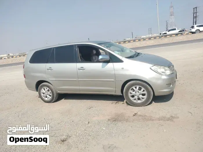 Toyota Innova 2006 photo 2