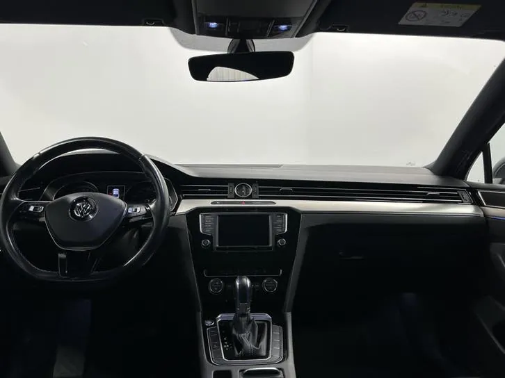 Volkswagen Passat 2016 photo 2