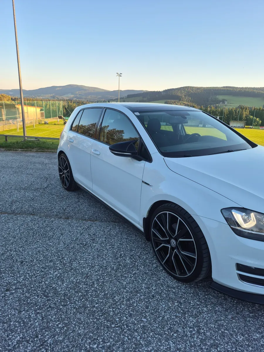 Volkswagen Golf 2013 photo 2