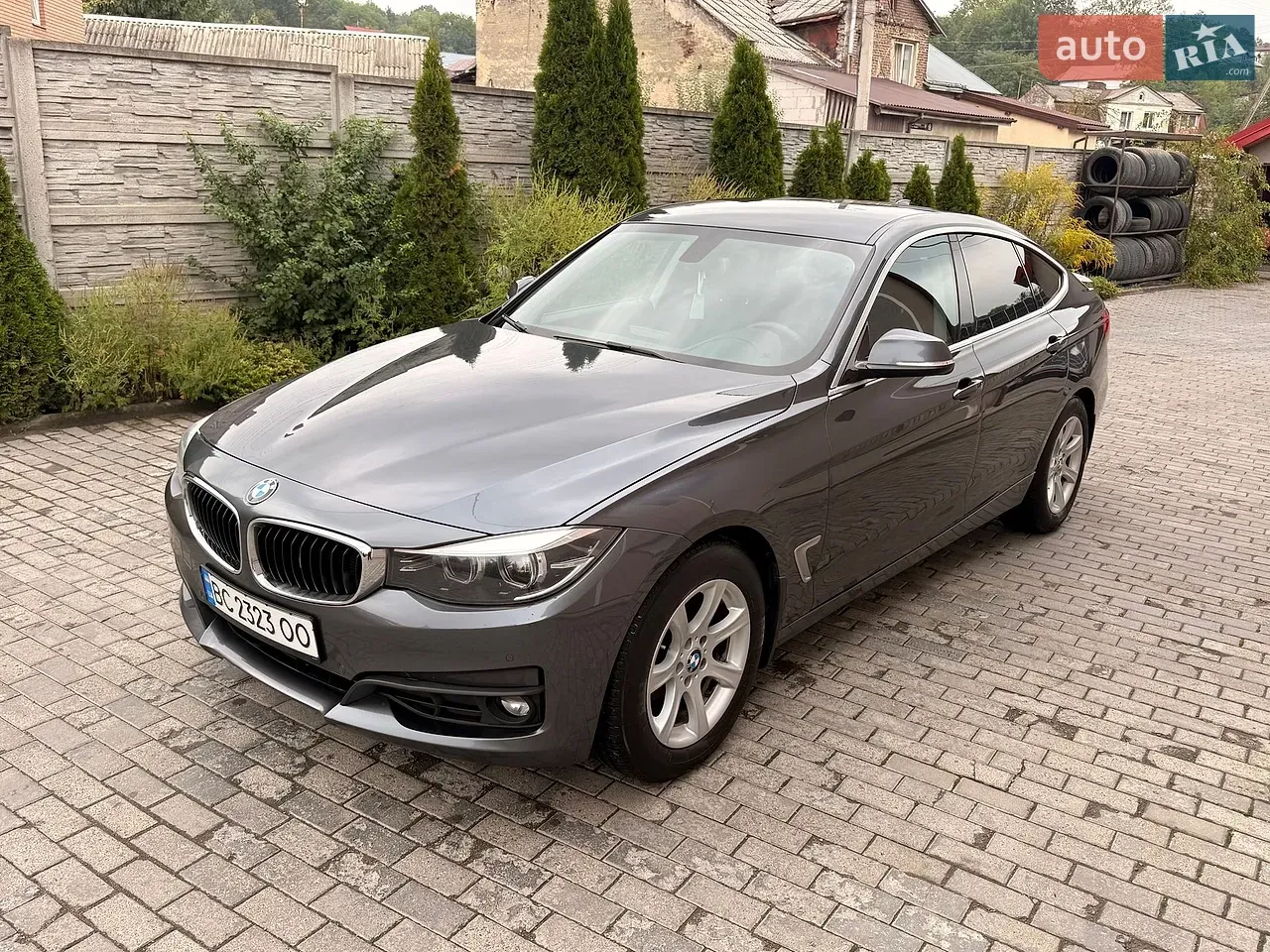 BMW 3 Series 2016 photo 2
