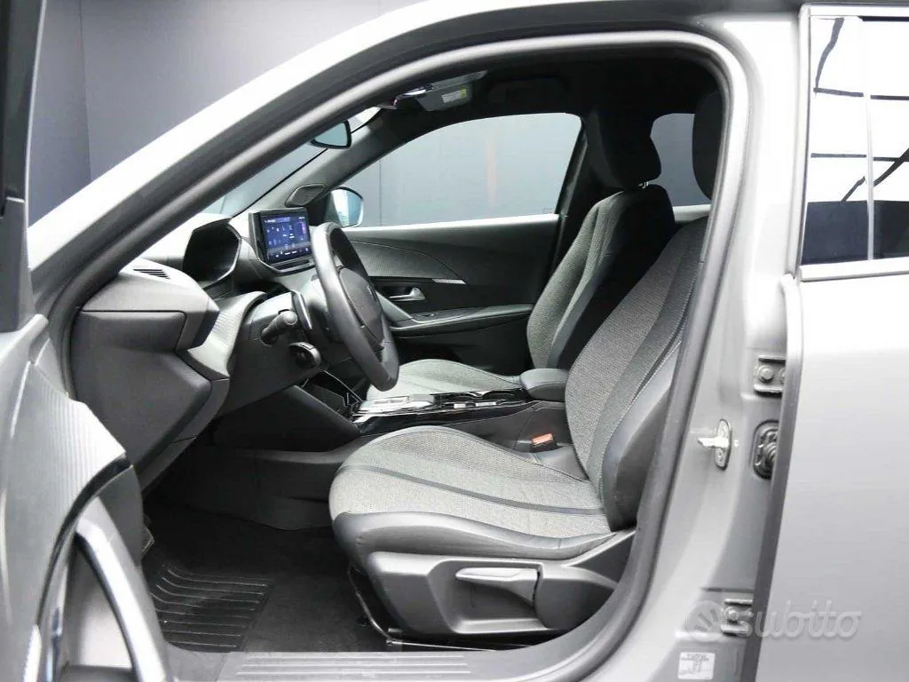Peugeot 2008 2024 photo 3
