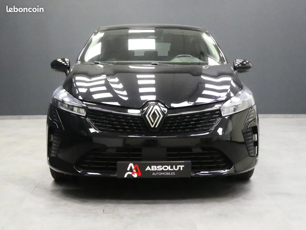 Renault Clio 2024 photo 2