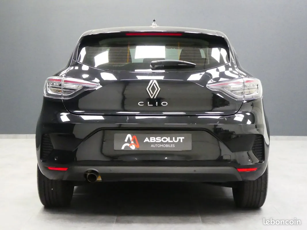 Renault Clio 2024 photo 3