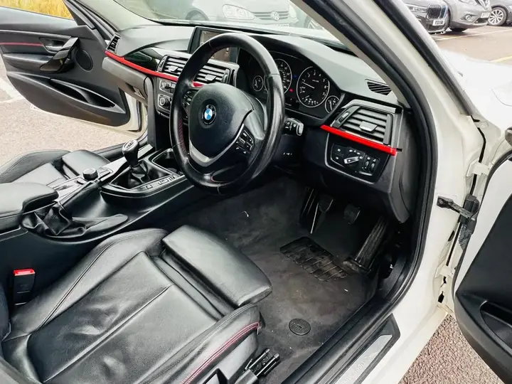 BMW 3 Series 2012 photo 4