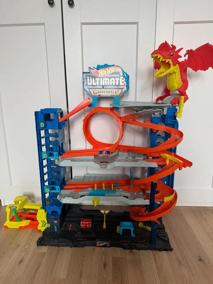 Hot Wheels City Ultimate Garage