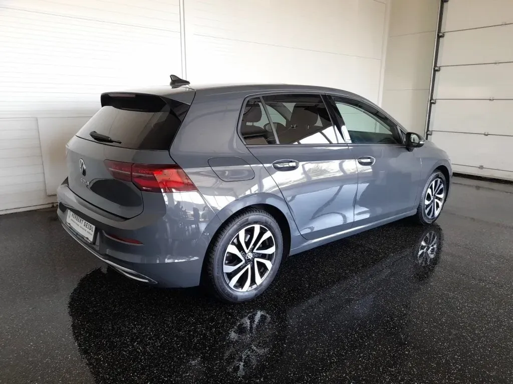 Volkswagen Golf 2022 photo 2