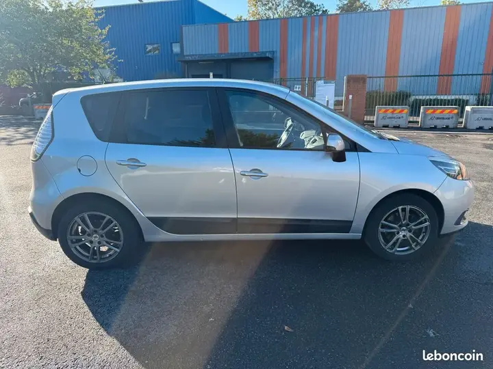 Renault Megane 2012 photo 4