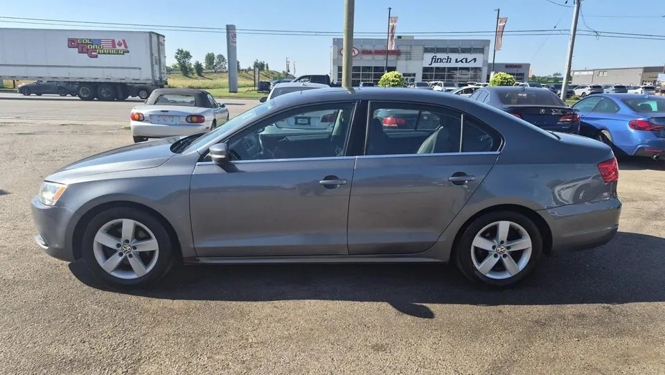 Volkswagen Jetta 2014 photo 2